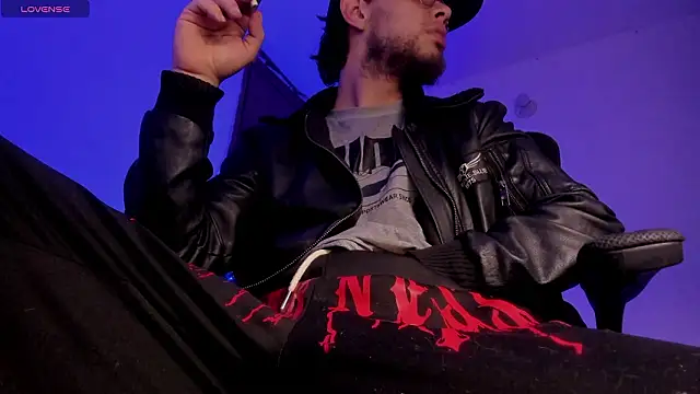 Snapshot of s_sven03 chatting on 02.04.26 s sven03 online show from 02.04.26