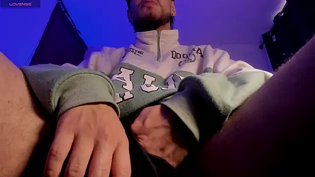 Snapshot of s_sven03 chatting on 02.13.26 s sven03 online show from 02.13.26