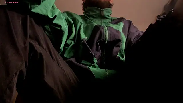 Snapshot of s_sven03 chatting on 04.10.26 s sven03 online show from 04.10.26