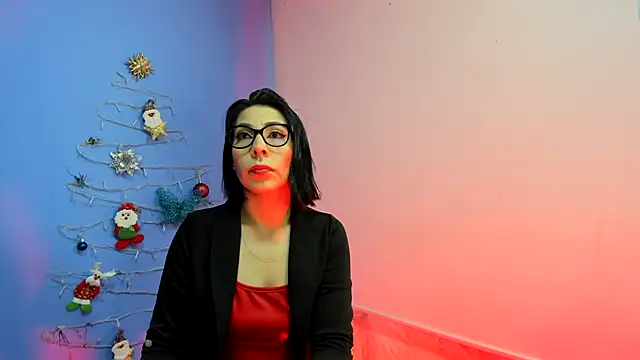 Snapshot of AdelleLennox_cg chatting on 12.12.24 AdelleLennox cg online show from 12.12.24