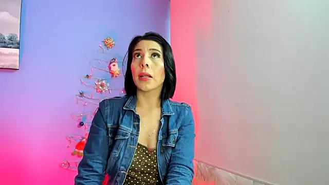 Snapshot of AdelleLennox_cg chatting on 12.27.24 AdelleLennox cg online show from 12.27.24