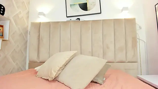 Anniie Queen online show from 02.13.26