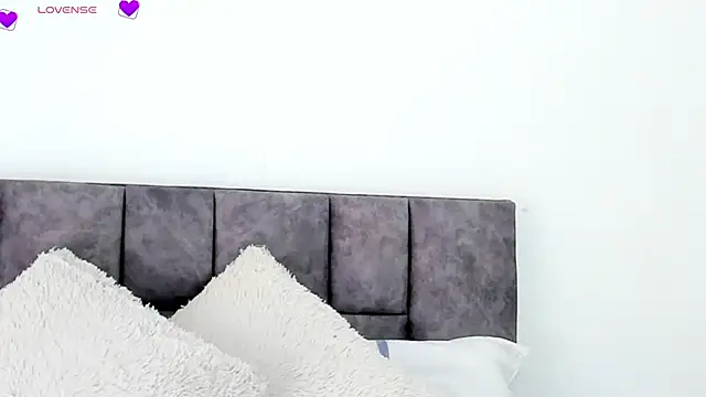 VeronicaTonu online show from 02.13.25