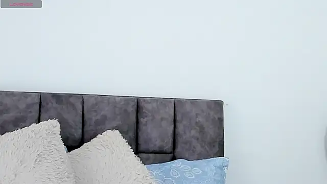 VeronicaTonu online show from 02.18.25