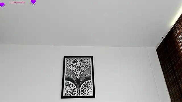 VeronicaTonu online show from 11.28.25