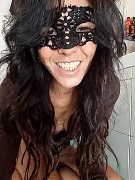 EmySkinny85 online show from 11.23.25