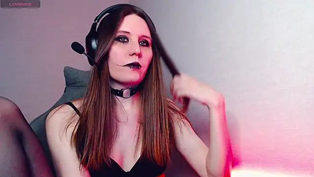 Snapshot of tracy_cooper chatting on 02.11.25 tracy cooper online show from 02.11.25