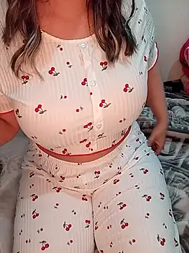 Snapshot of silina-25 chatting on 02.18.26 silina-25 online show from 02.18.26