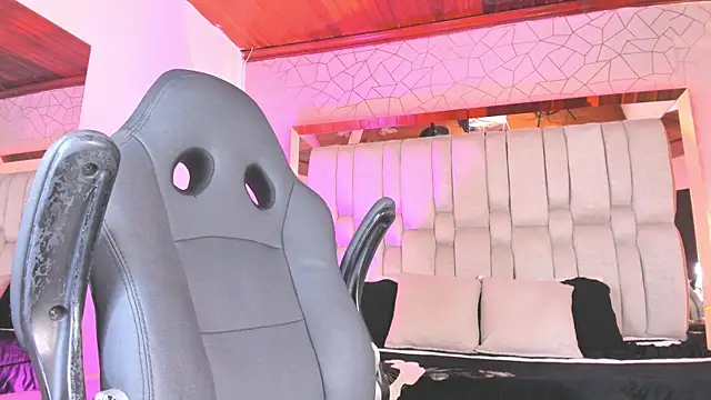 AngelineHeet online show from 01.18.25