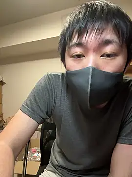 Snapshot of kentyken chatting on 10.04.25 kentyken online show from 10.04.25