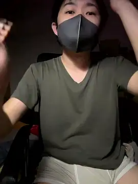 Snapshot of kentyken chatting on 10.18.25 kentyken online show from 10.18.25