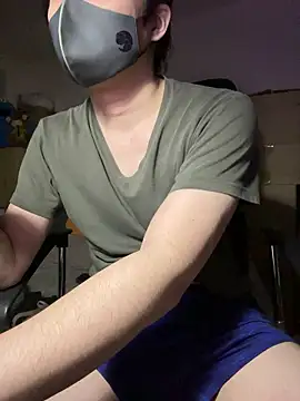 Snapshot of kentyken chatting on 10.24.25 kentyken online show from 10.24.25