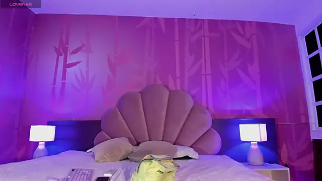 Snapshot of sabrinamilani chatting on 02.13.25 sabrinamilani online show from 02.13.25