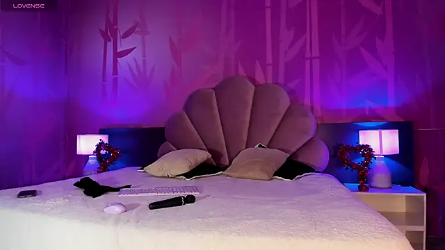 Snapshot of sabrinamilani chatting on 02.14.25 sabrinamilani online show from 02.14.25