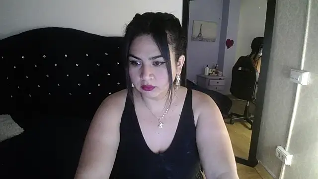 lucianaa 25 online show from 12.20.24