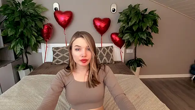 IceDanielles online show from 02.13.25