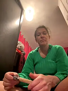 Lwhite1 online show from 11.25.25