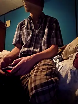 Snapshot of REDHAMMER_ chatting on 02.14.26 REDHAMMER online show from 02.14.26