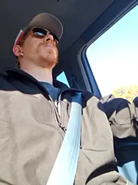 Snapshot of REDHAMMER_ chatting on 02.20.26 REDHAMMER online show from 02.20.26