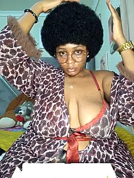 Snapshot of CocoBootyyy chatting on 09.19.25 CocoBootyyy online show from 09.19.25