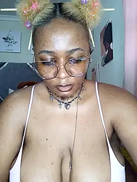 Snapshot of CocoBootyyy chatting on 10.02.25 CocoBootyyy online show from 10.02.25