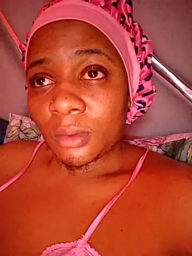 Snapshot of CocoBootyyy chatting on 11.18.25 CocoBootyyy online show from 11.18.25