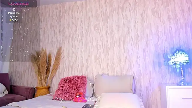 Snapshot of emily_parkerr chatting on 01.14.25 emily parkerr online show from 01.14.25