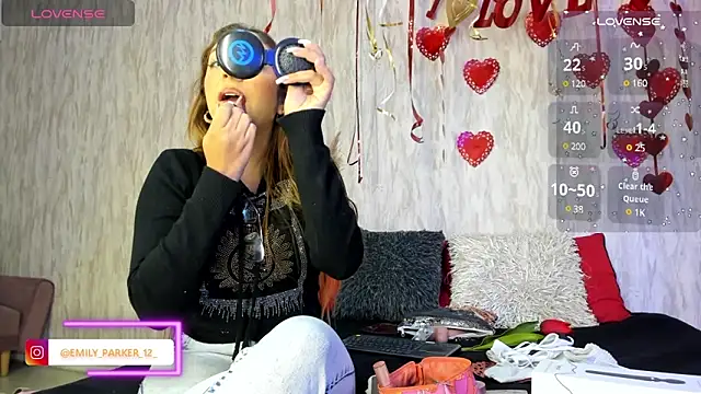 Snapshot of emily_parkerr chatting on 02.13.25 emily parkerr online show from 02.13.25