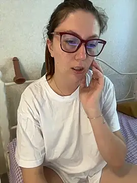 Snapshot of BeatriceTender chatting on 05.25.26 BeatriceTender online show from 05.25.26
