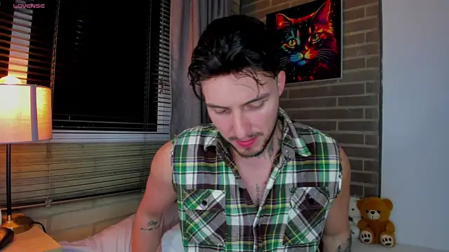Snapshot of liam_oficial02 chatting on 06.20.26 liam oficial02 online show from 06.20.26