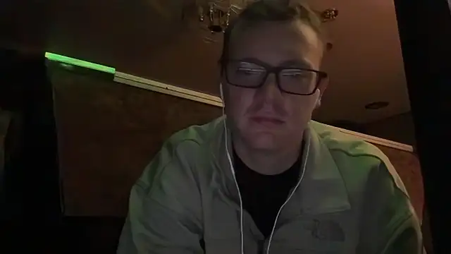 Snapshot of adamseed69 chatting on 10.25.25 adamseed69 online show from 10.25.25