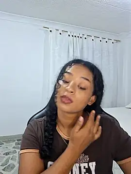 Snapshot of avellanatammy chatting on 04.27.26 avellanatammy online show from 04.27.26