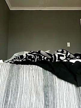 Snapshot of the_greatt chatting on 11.24.25 the greatt online show from 11.24.25