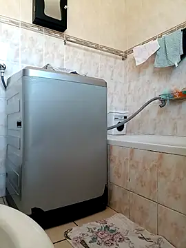 Snapshot of the_greatt chatting on 11.26.25 the greatt online show from 11.26.25