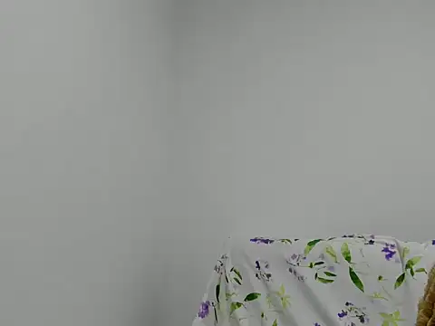 Snapshot of SamanthaBeke chatting on 04.30.26 SamanthaBeke online show from 04.30.26