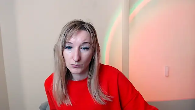 Snapshot of AmandaSell chatting on 04.24.26 AmandaSell online show from 04.24.26