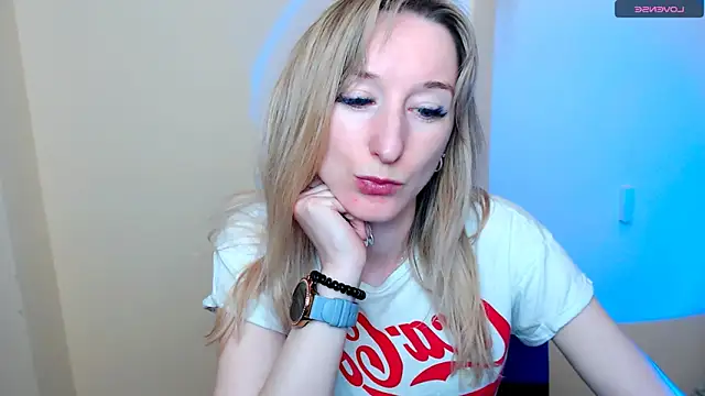 Snapshot of AmandaSell chatting on 05.11.26 AmandaSell online show from 05.11.26