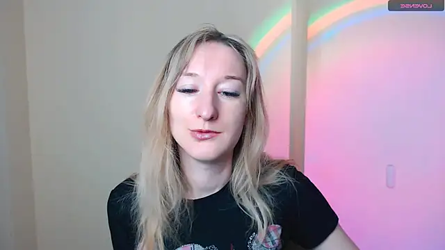 Snapshot of AmandaSell chatting on 05.14.26 AmandaSell online show from 05.14.26