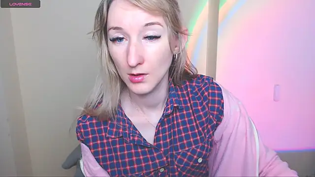 Snapshot of AmandaSell chatting on 06.03.26 AmandaSell online show from 06.03.26