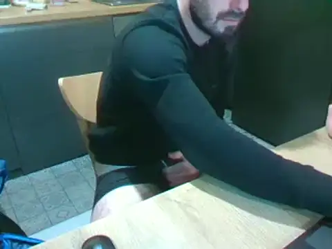 Snapshot of giorgakaci69 chatting on 12.19.24 giorgakaci69 online show from 12.19.24