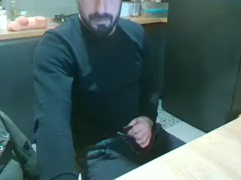 Snapshot of giorgakaci69 chatting on 12.22.24 giorgakaci69 online show from 12.22.24