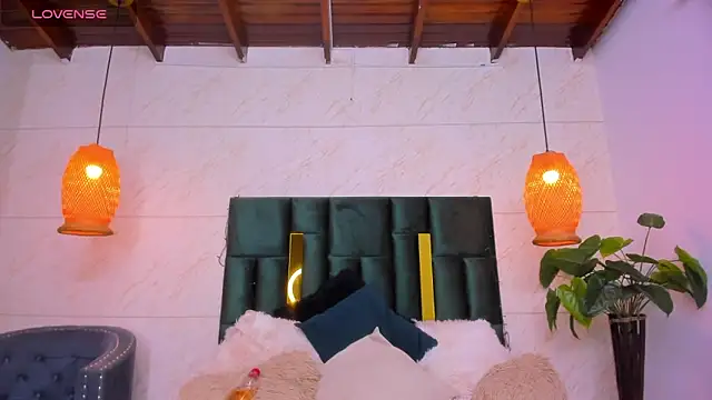 Taiissa  online show from 01.30.25