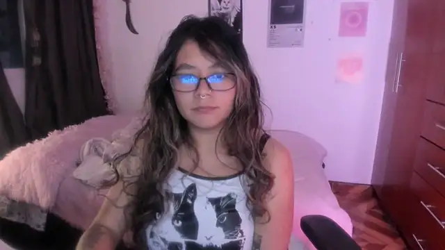 Snapshot of StephaniFox chatting on 02.04.26 StephaniFox online show from 02.04.26