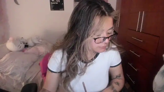 Snapshot of StephaniFox chatting on 02.21.26 StephaniFox online show from 02.21.26