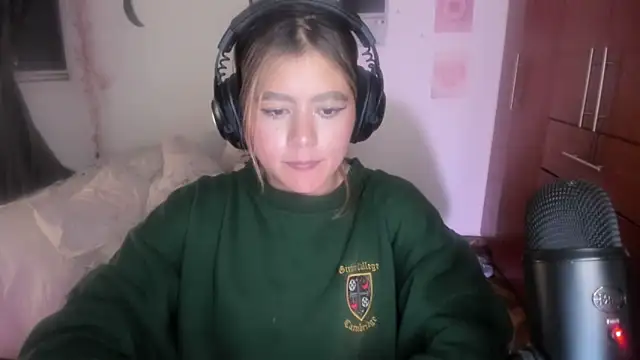 Snapshot of StephaniFox chatting on 03.09.26 StephaniFox online show from 03.09.26