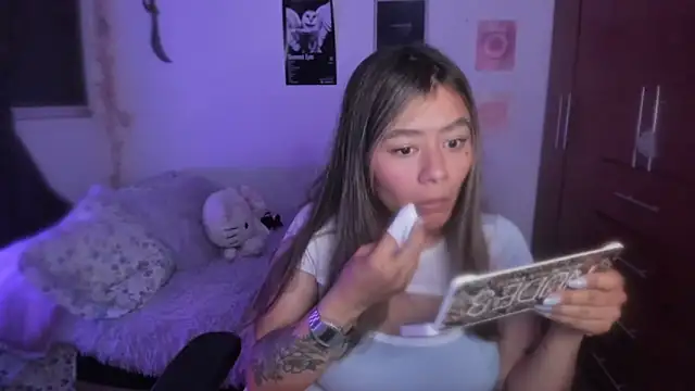 Snapshot of StephaniFox chatting on 03.19.26 StephaniFox online show from 03.19.26