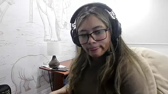 Snapshot of StephaniFox chatting on 03.28.26 StephaniFox online show from 03.28.26