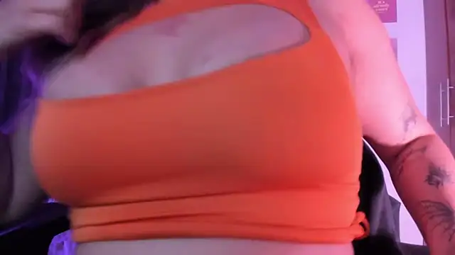 Snapshot of StephaniFox chatting on 04.06.26 StephaniFox online show from 04.06.26