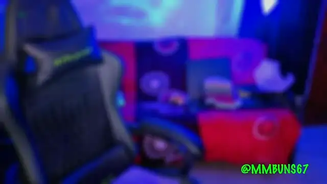 Snapshot of miacanela_xo chatting on 10.25.25 miacanela xo online show from 10.25.25