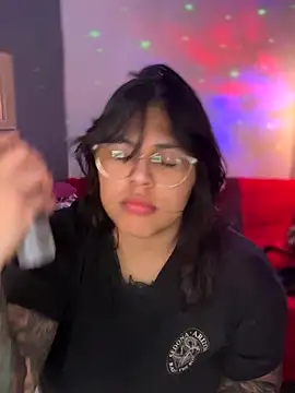 Snapshot of miacanela_xo chatting on 11.22.25 miacanela xo online show from 11.22.25